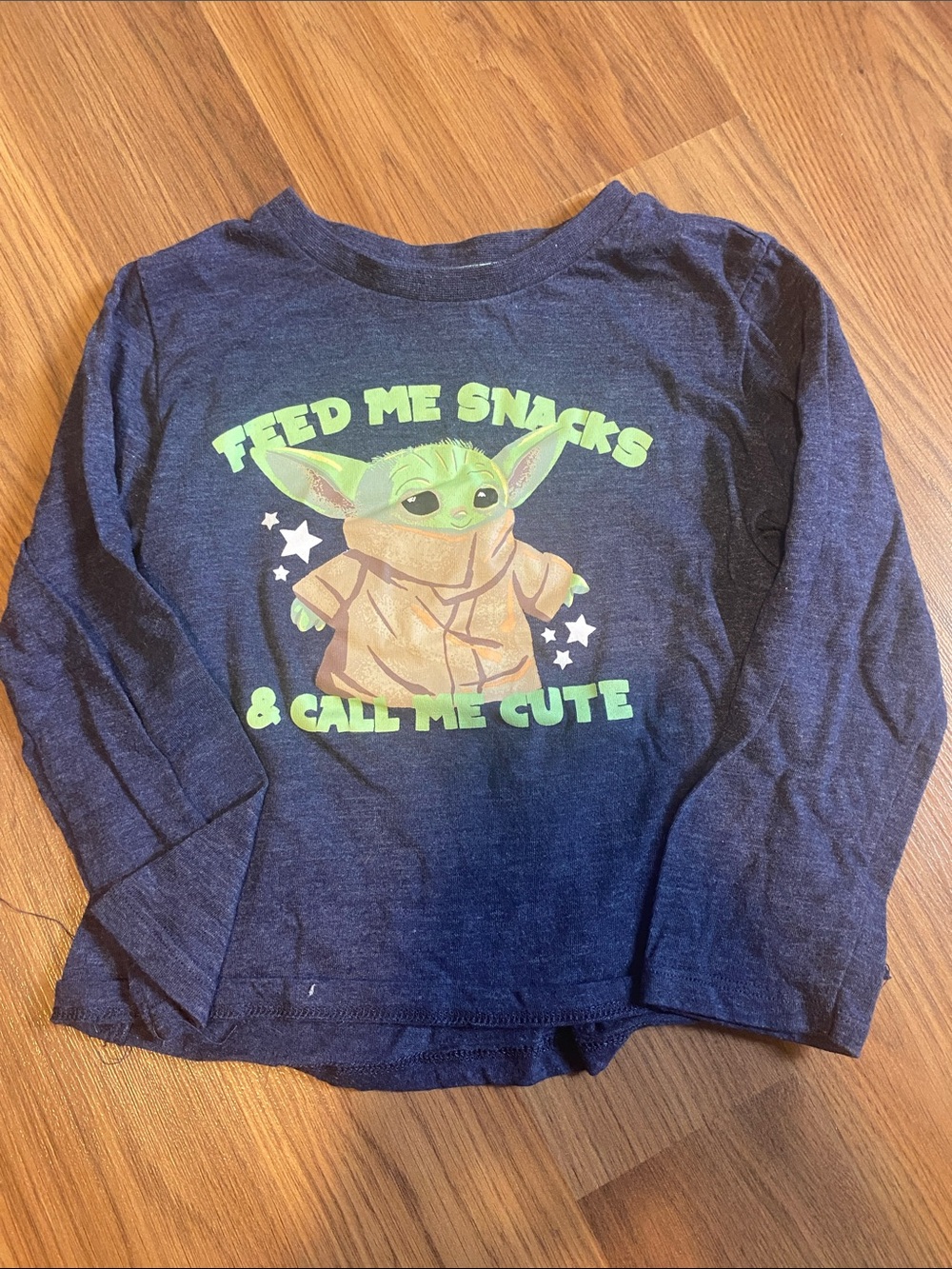 ✨8/$10. Star Wars. ‘Feed Me Snacks' Baby Yoda long sleeve. 5T